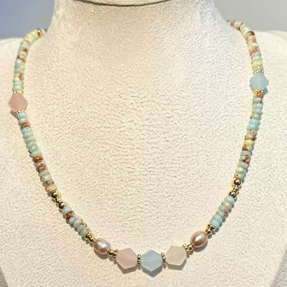 Elegant Agalmatolite & Morgan Beaded Necklace